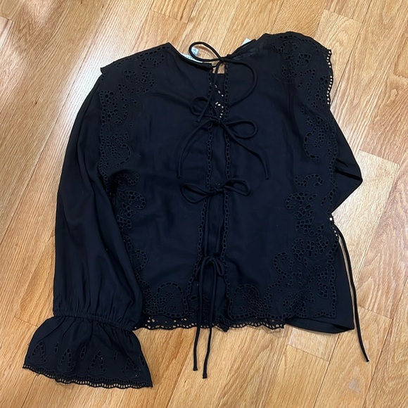 Topshop Eyelet Embroidered blouse in black - Picture 7 of 7
